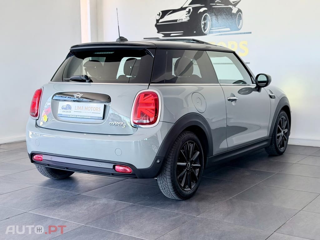 MINI Cooper Cooper SE Premium Classic