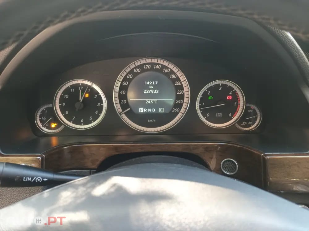 Mercedes-Benz E 200 BlueTEC Avantgarde Auto
