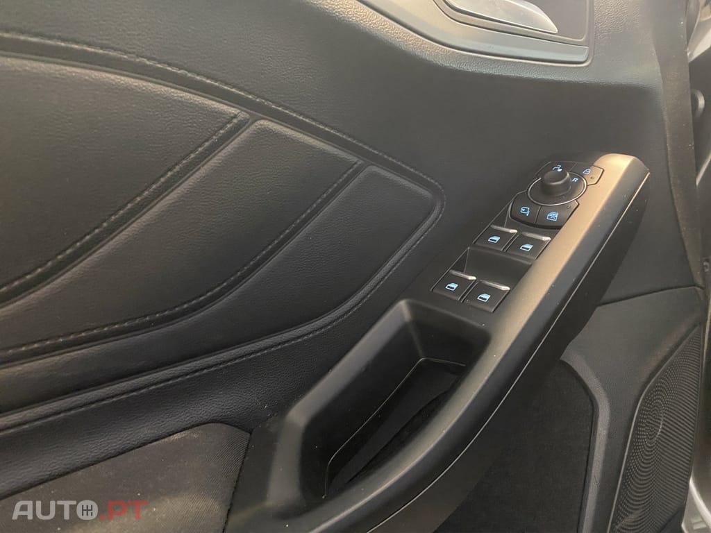 Ford Focus 1.0 EcoBoost MHEV Active