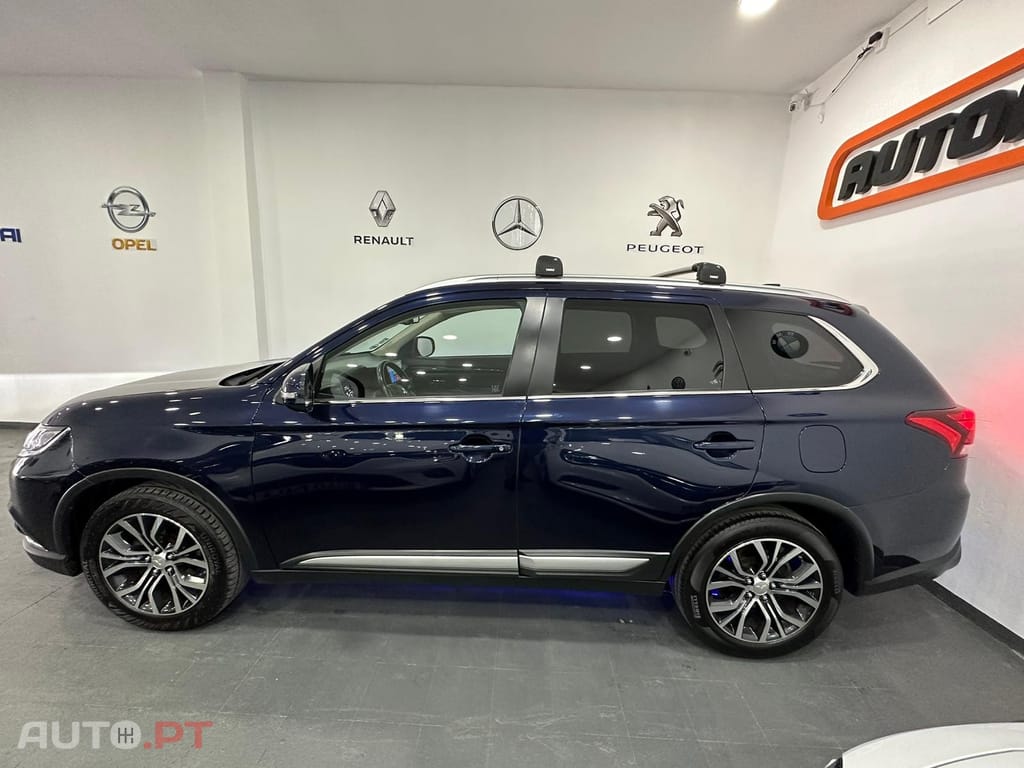 Mitsubishi Outlander 2.2 DI-D Instyle Navi