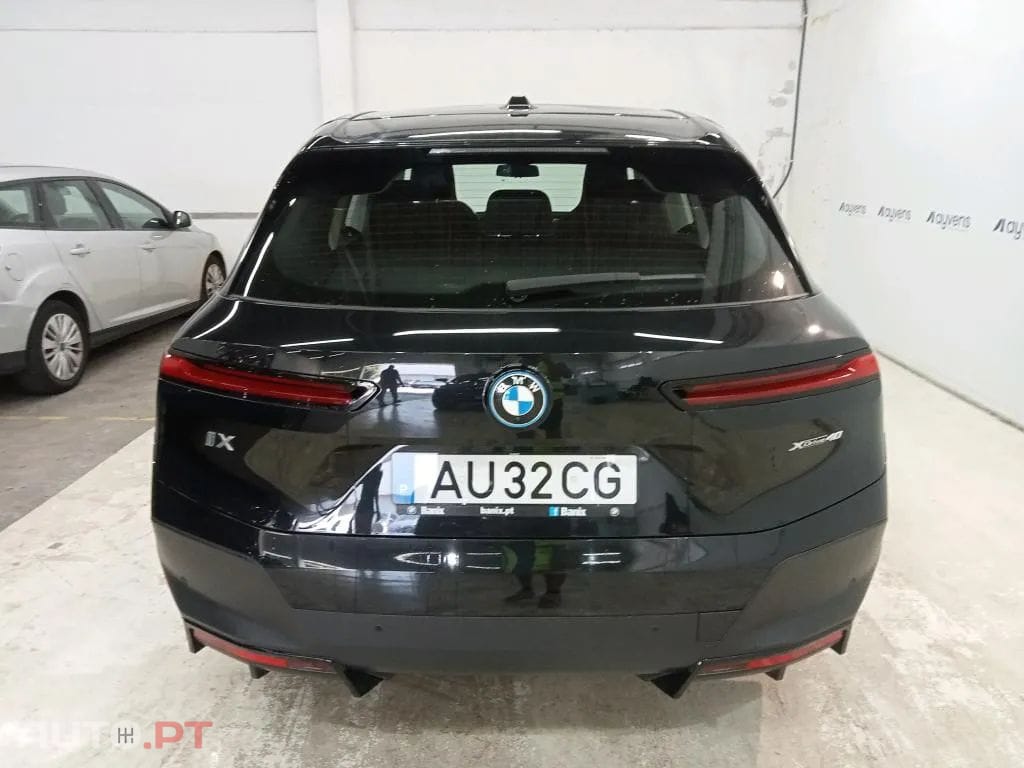 BMW iX xDrive 40
