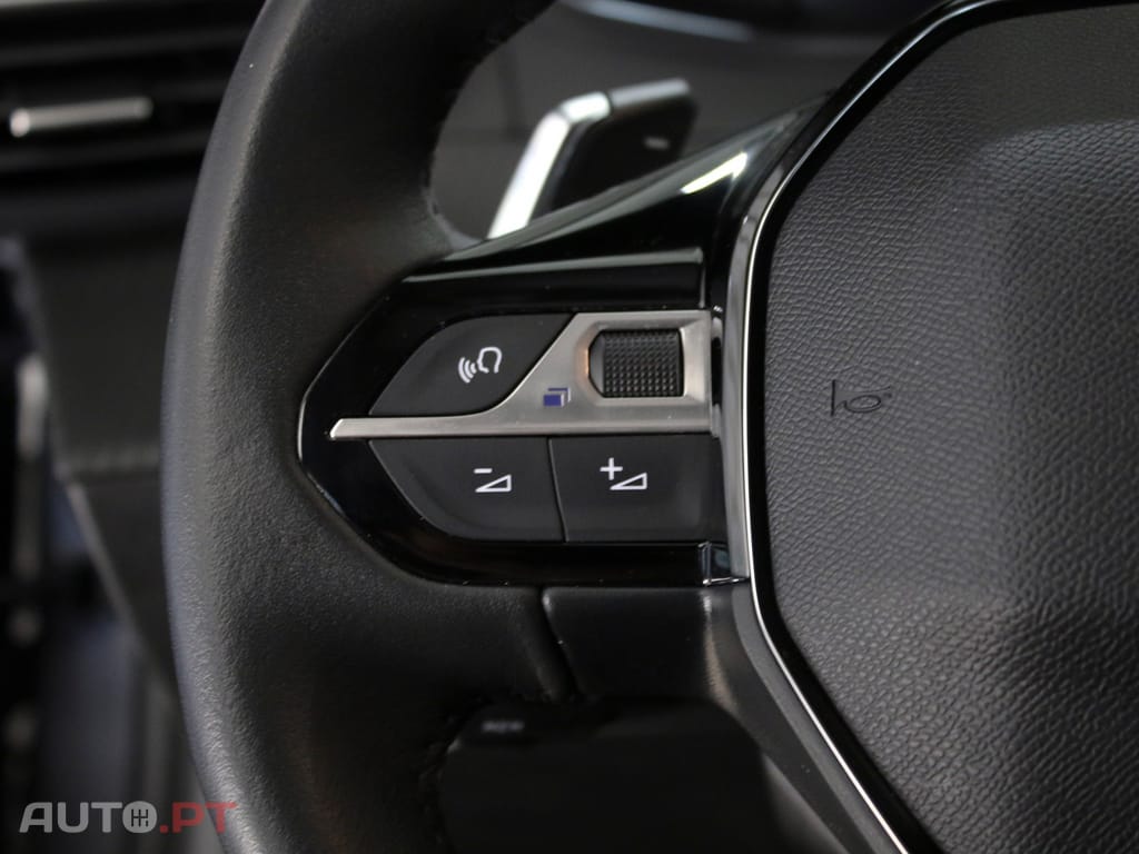 Peugeot 208 1.2 Hybrid Allure e-DCS6