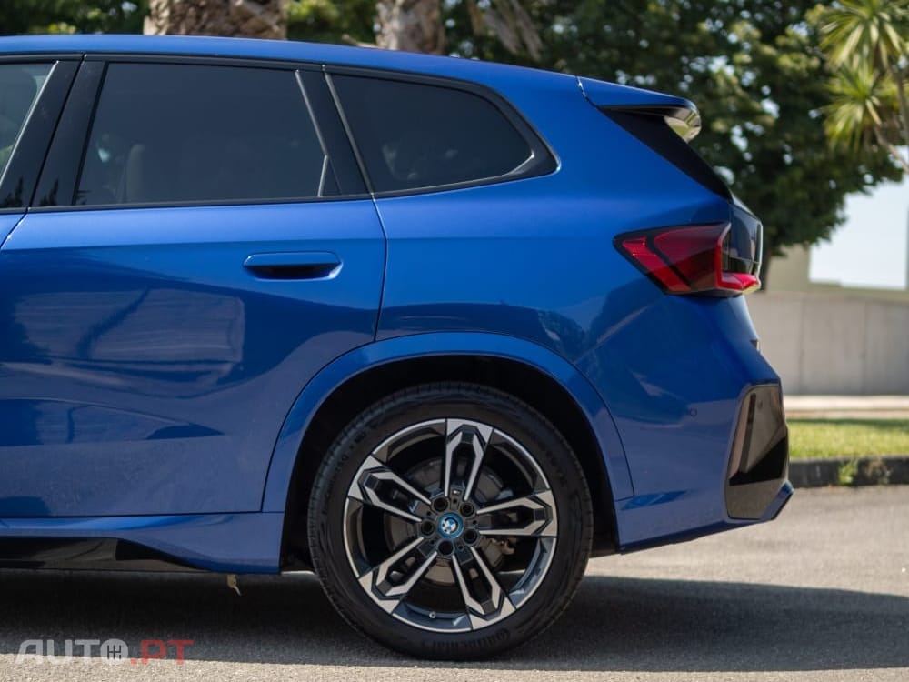 BMW iX1 xDrive30