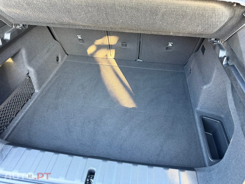 BMW iX2 eDrive20 Pack Desportivo M Pro