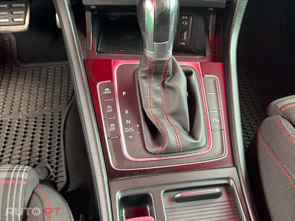Volkswagen Golf 2.0 TSi GTi DSG Performance