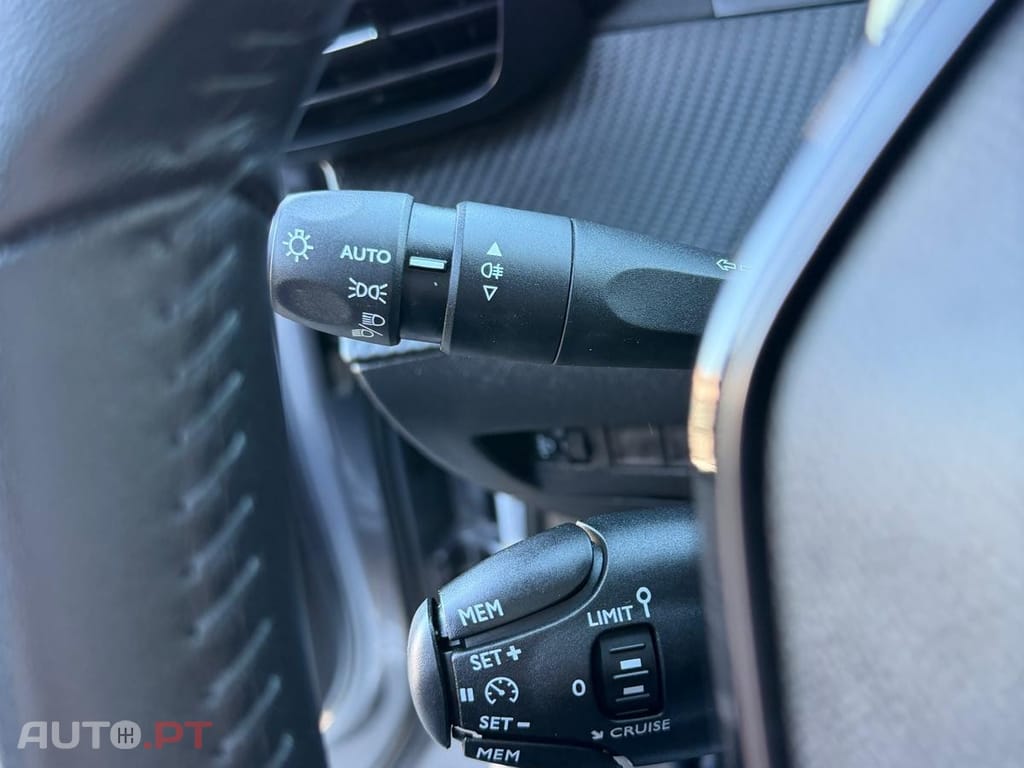 Peugeot 2008 1.2 PureTech Allure