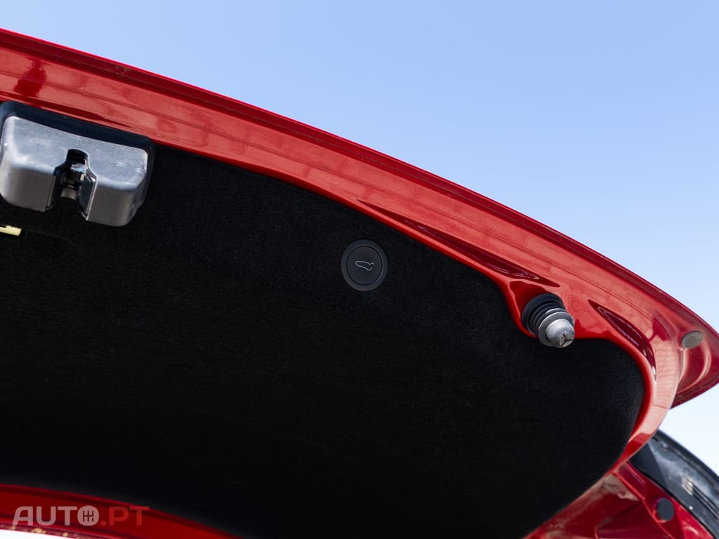 Tesla Model 3 Tração Traseira