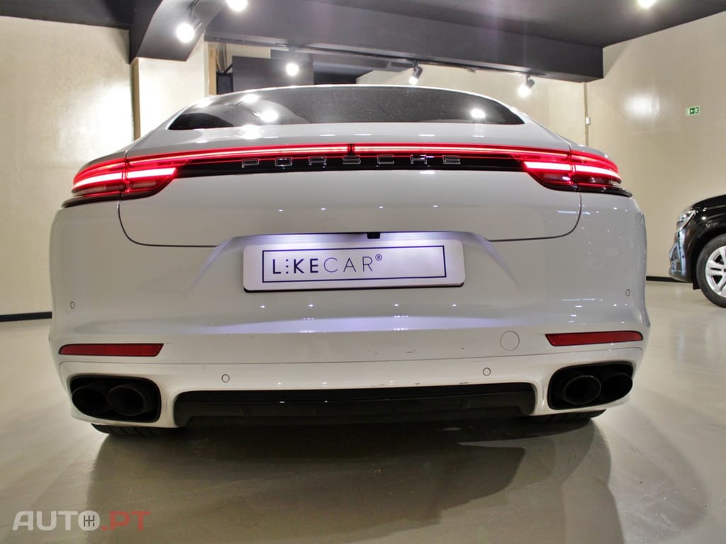 Porsche Panamera 4 E-Hybrid