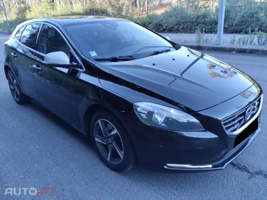 Volvo V40 2.0 D4 R-Design Summum