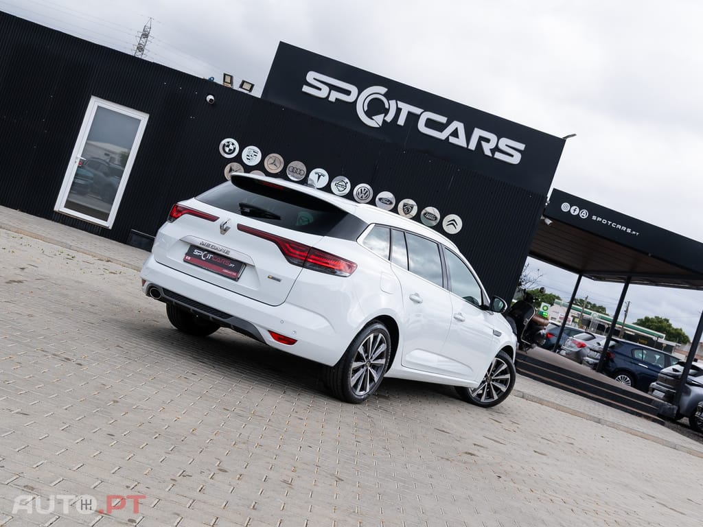 Renault Mégane Sport Tourer 1.5 Blue dCi R.S. Line EDC