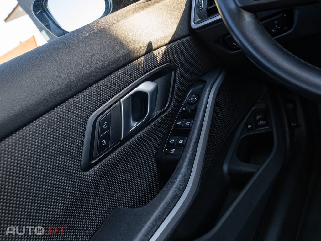 BMW 330 e Auto