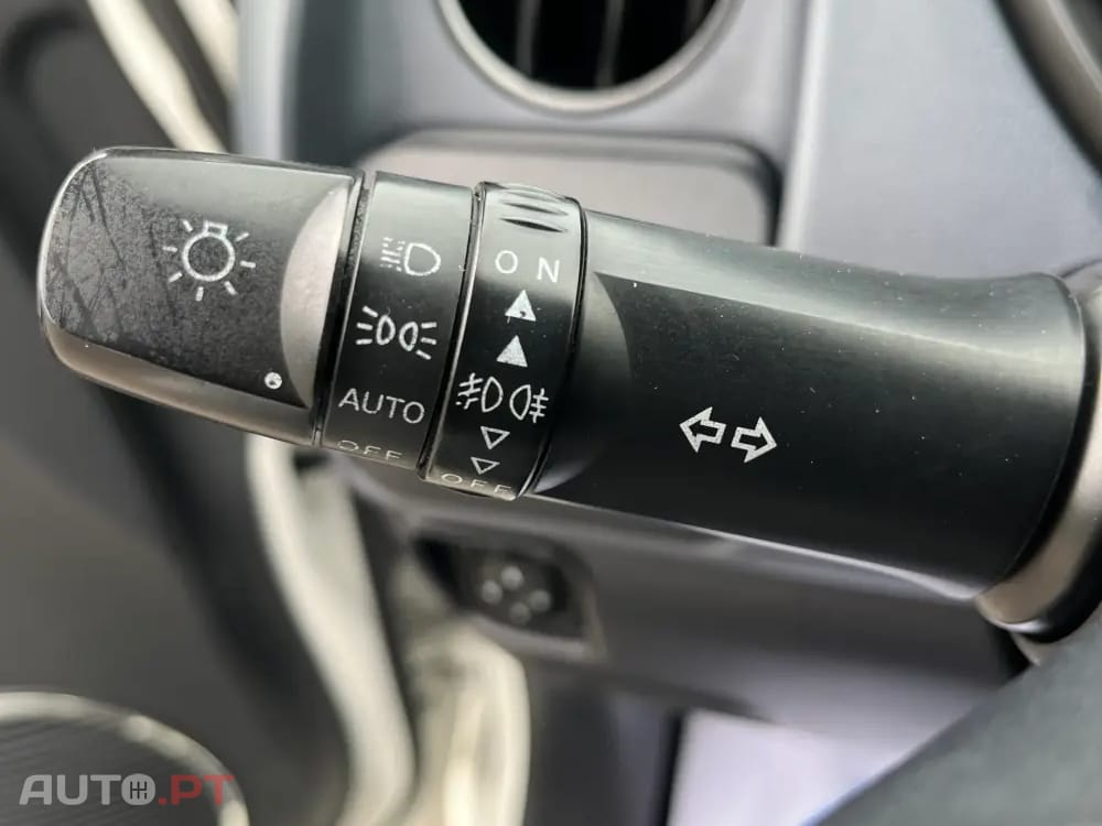 Peugeot iOn Active