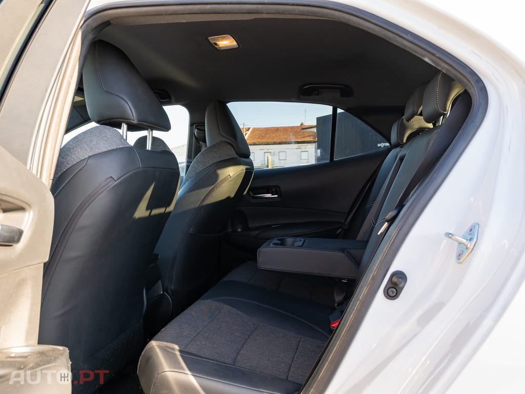 Toyota Corolla 1.8 Hybrid Comfort+P.Sport