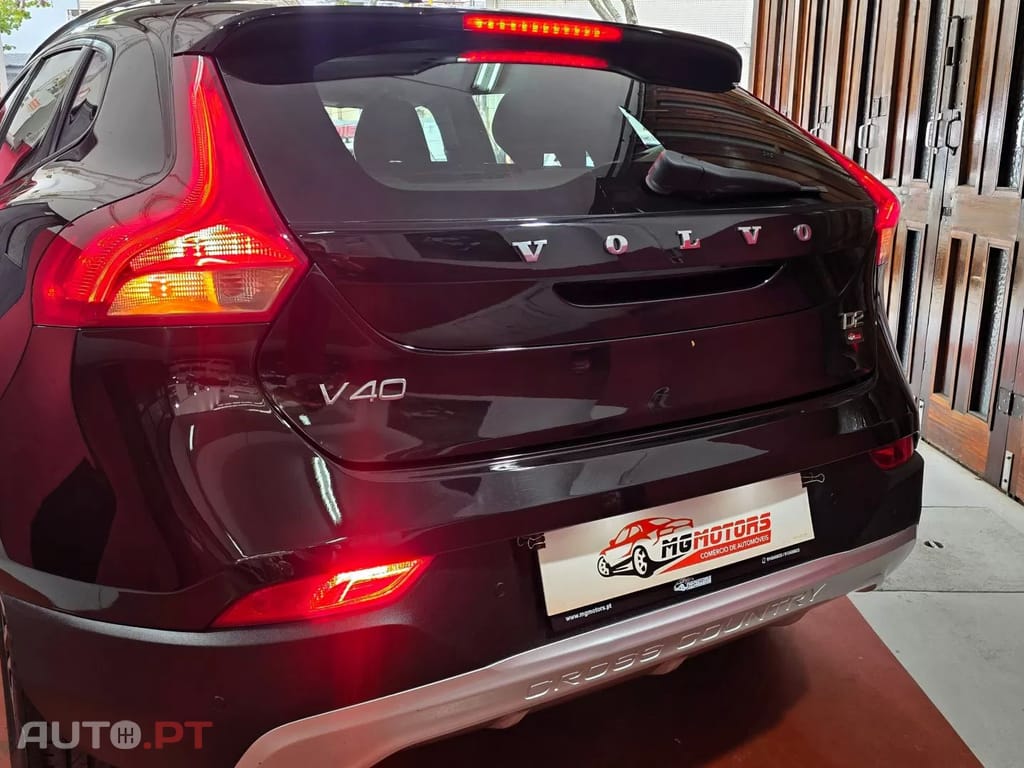 Volvo V40 Cross Country 2.0 D2 Momentum Geartronic