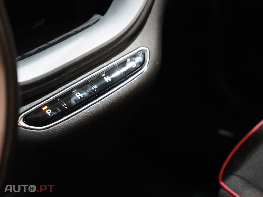 Fiat 500e Berlina Série 4 42 kWh (Red)