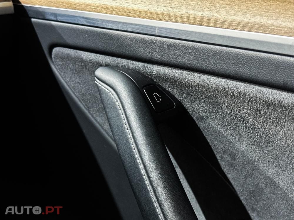 Tesla Model Y Long Range Dual Motor AWD