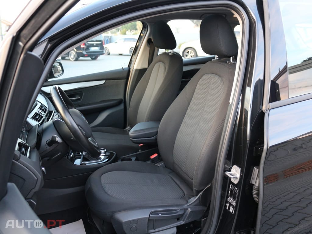 BMW 218 d Auto