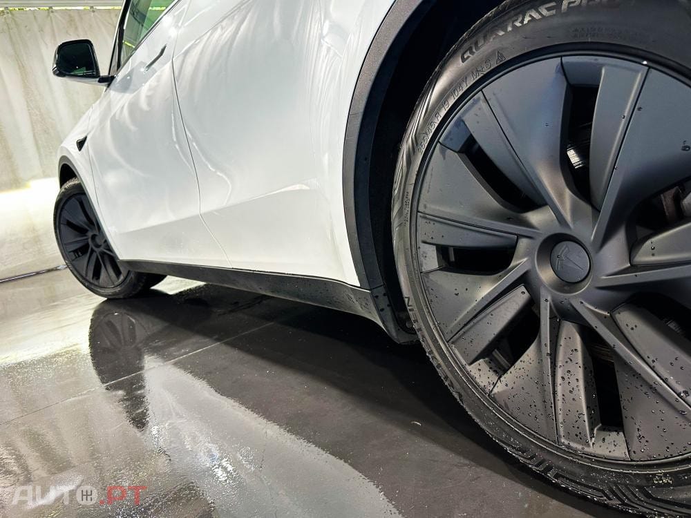 Tesla Model Y Long Range Dual Motor AWD
