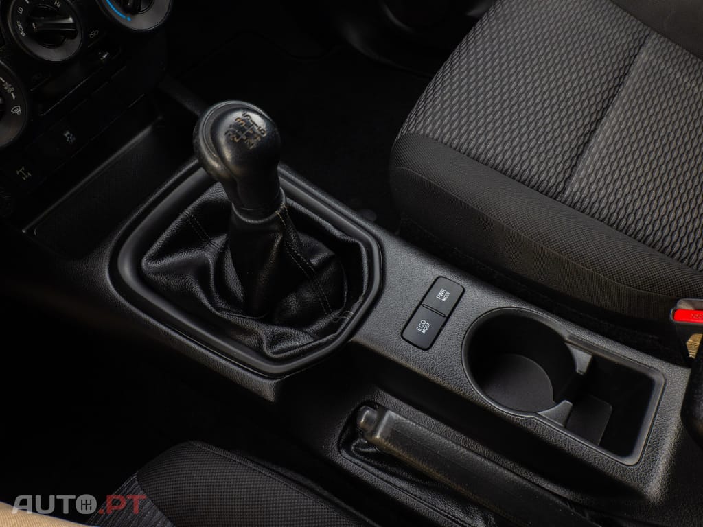 Toyota Hilux 2.4 D-4D 4WD CS CM