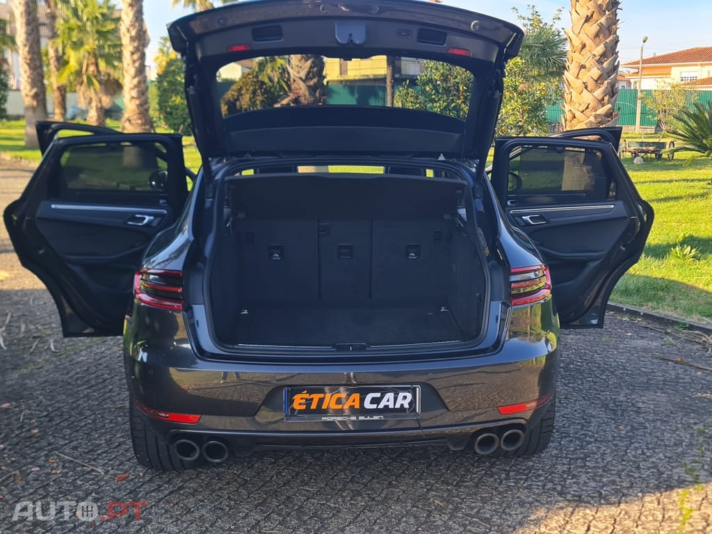 Porsche Macan Outro