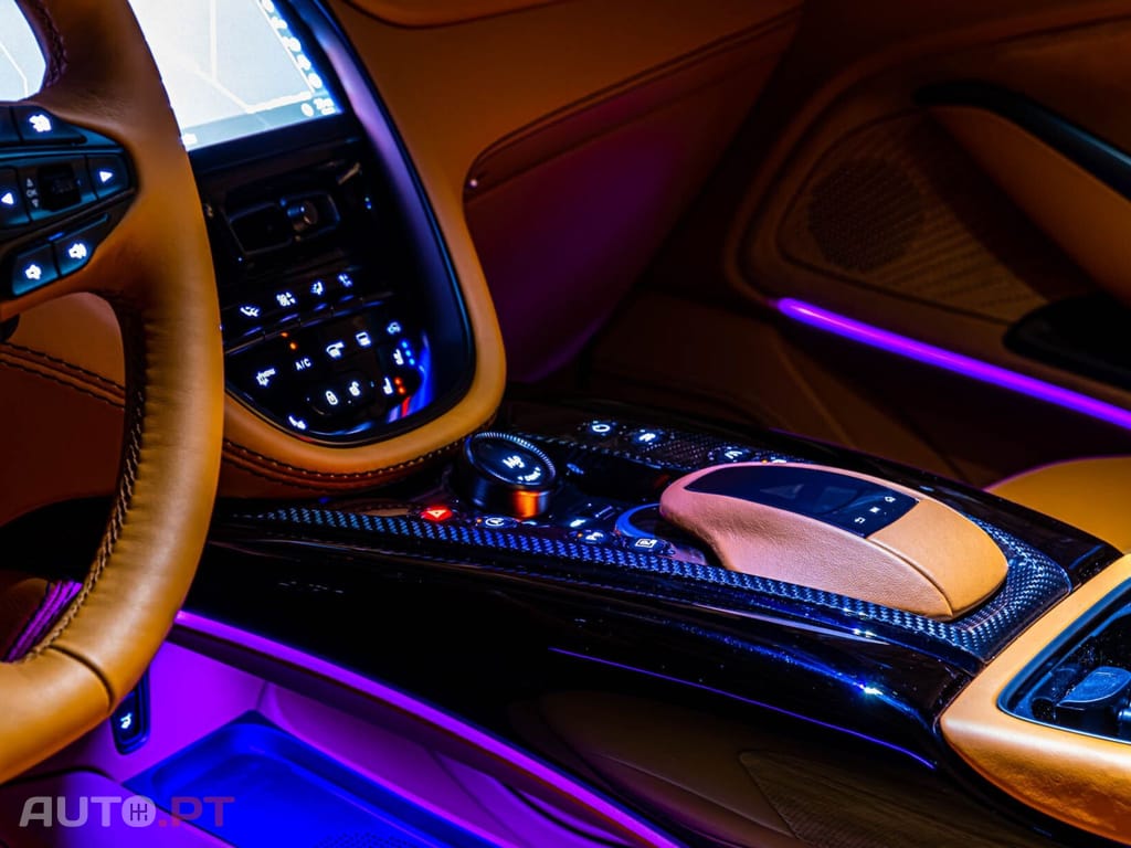 Aston Martin DBX 707
