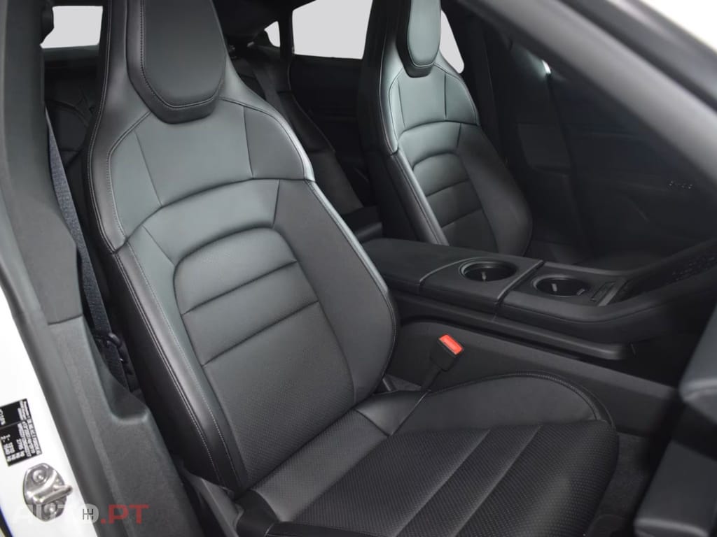 Porsche Taycan I.V.A DEDUTIVEL 