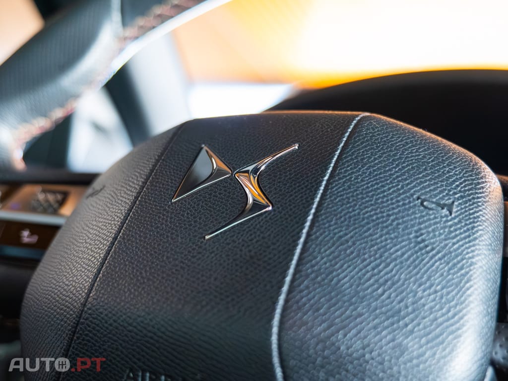 DS DS7 Crossback E-Tense Performance Line EAT8