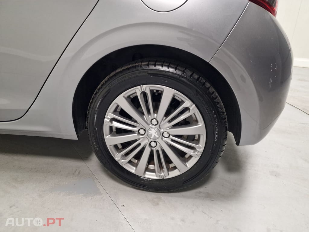 Peugeot 208 1.5 BLUEHDI 102CV SIGNATURE GPS CAMARA TRASEIRA