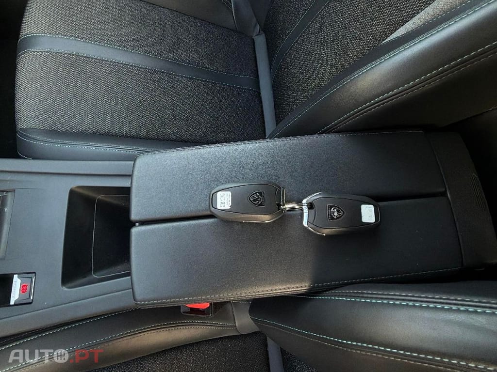 Peugeot 308 1.6 Hybrid Allure Pack e-EAT8