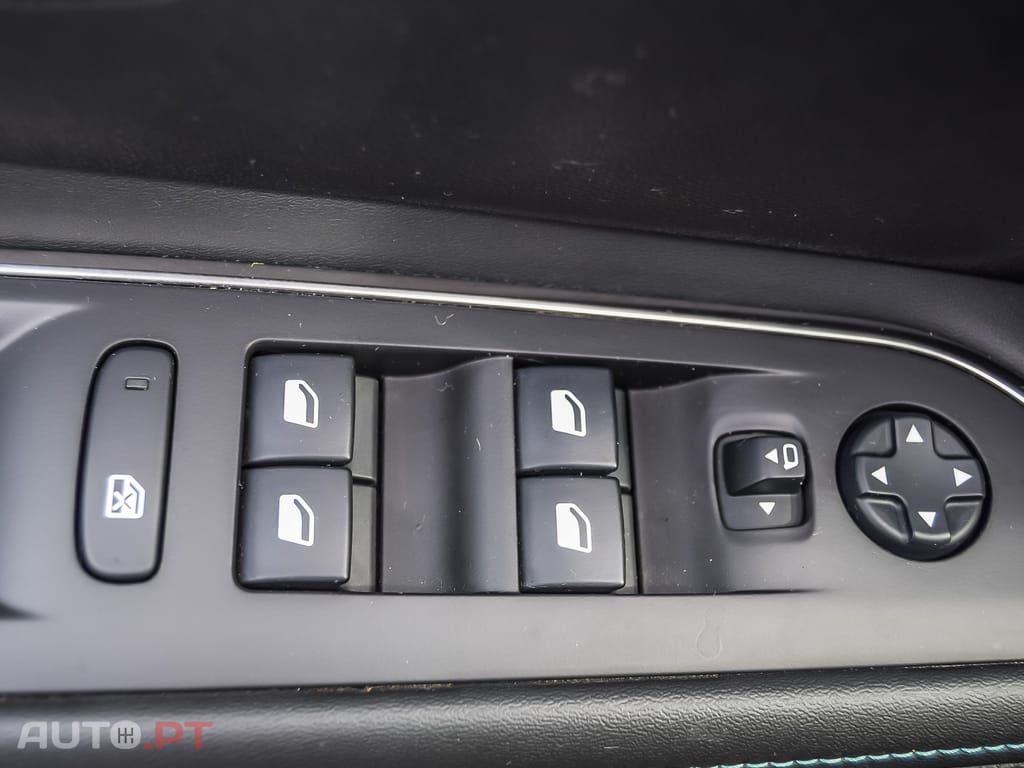 Peugeot 3008 1.6 Hybrid4 Allure Pack e-EAT8