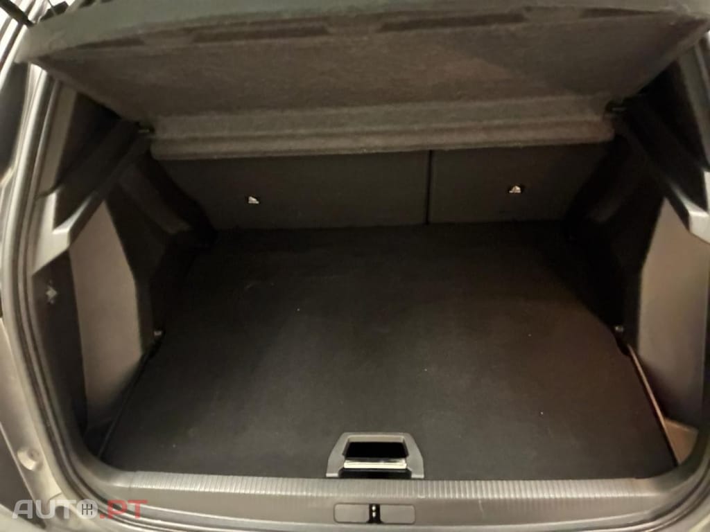 Peugeot 2008 1.2 PureTech Allure EAT8