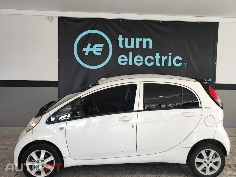 Peugeot iOn Standard