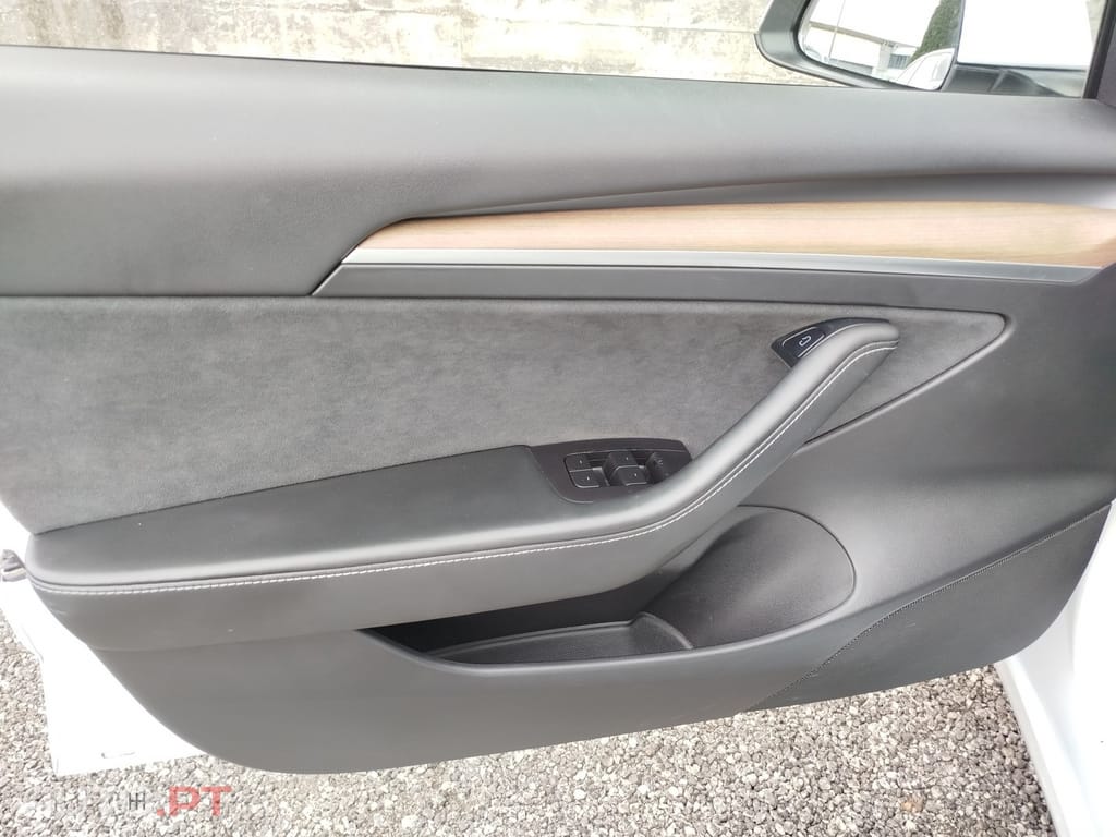 Tesla Model 3 Standard Range Plus RWD