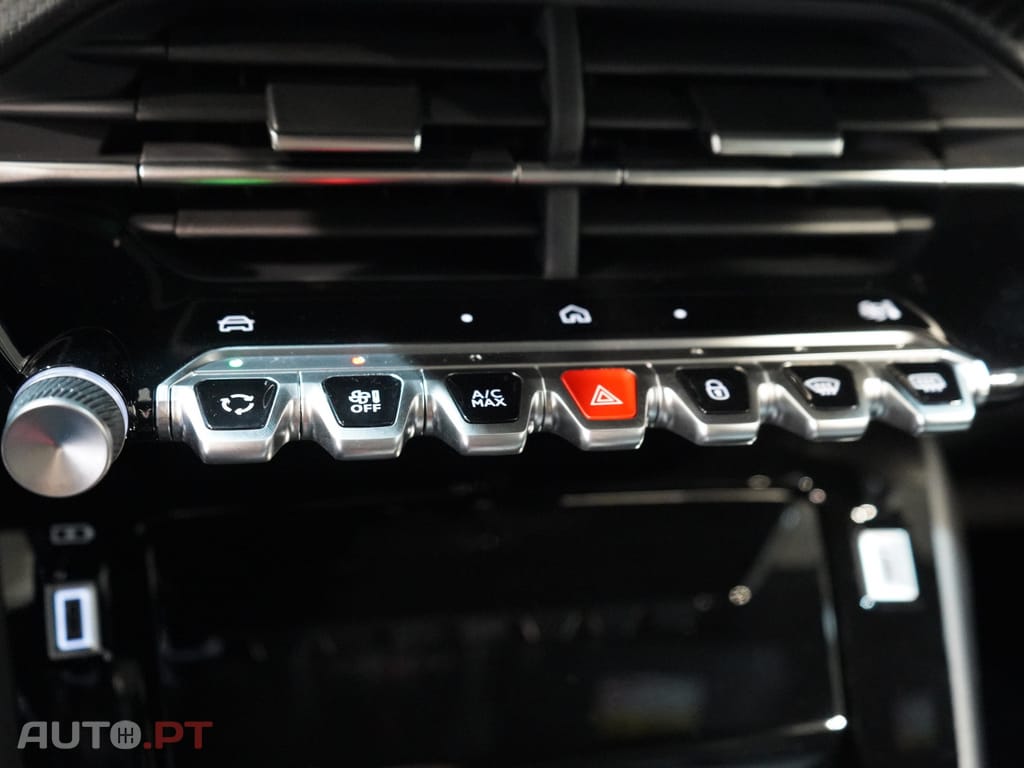 Peugeot 2008 1.2 Hybrid Allure e-DCS6
