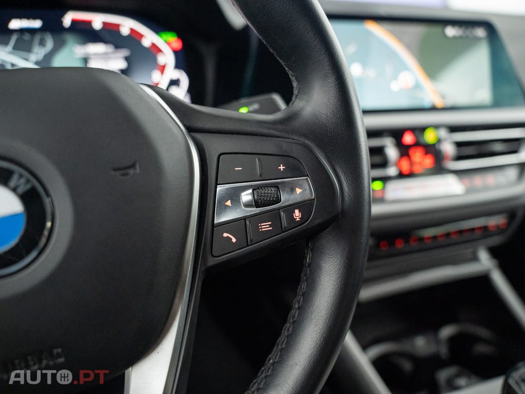 BMW 330 e Auto