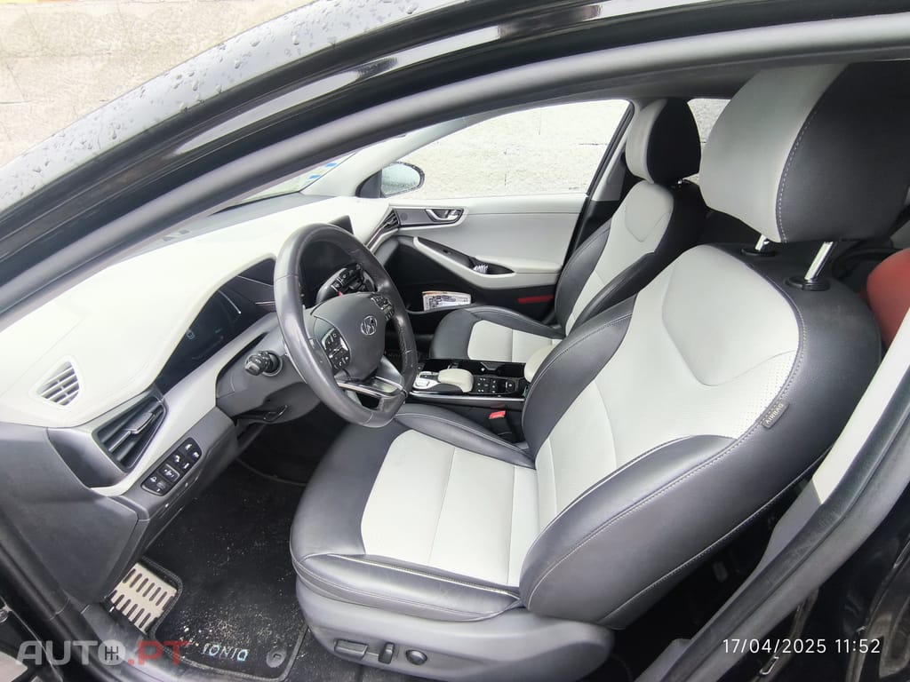 Hyundai Ioniq 38kWh full extras