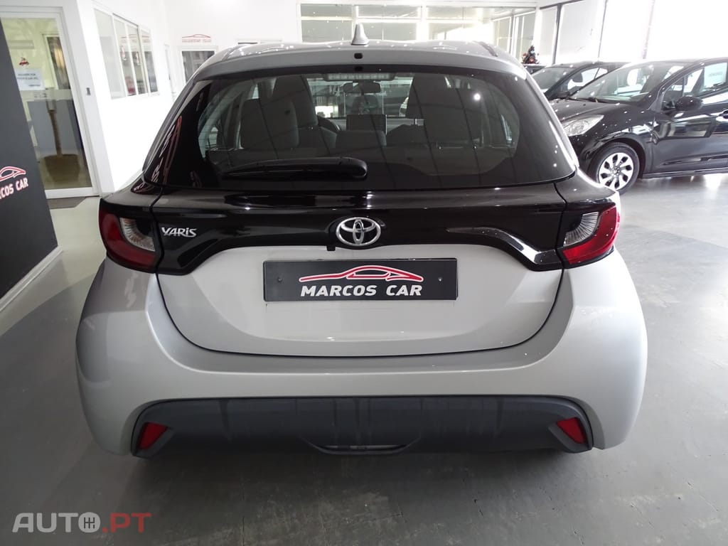 Toyota Yaris 1.0 VVT-i Comfort Plus — fotografia 4