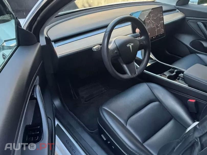 Tesla Model 3 Standard Range Plus RWD