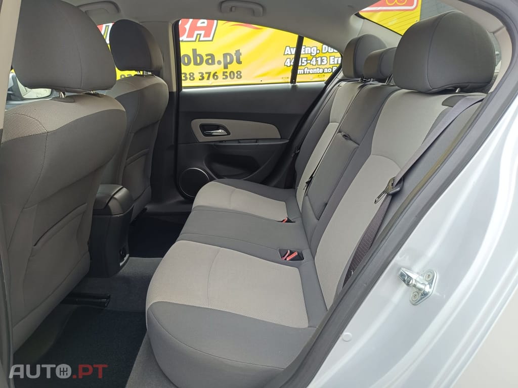 Chevrolet Cruze 1.6 LS