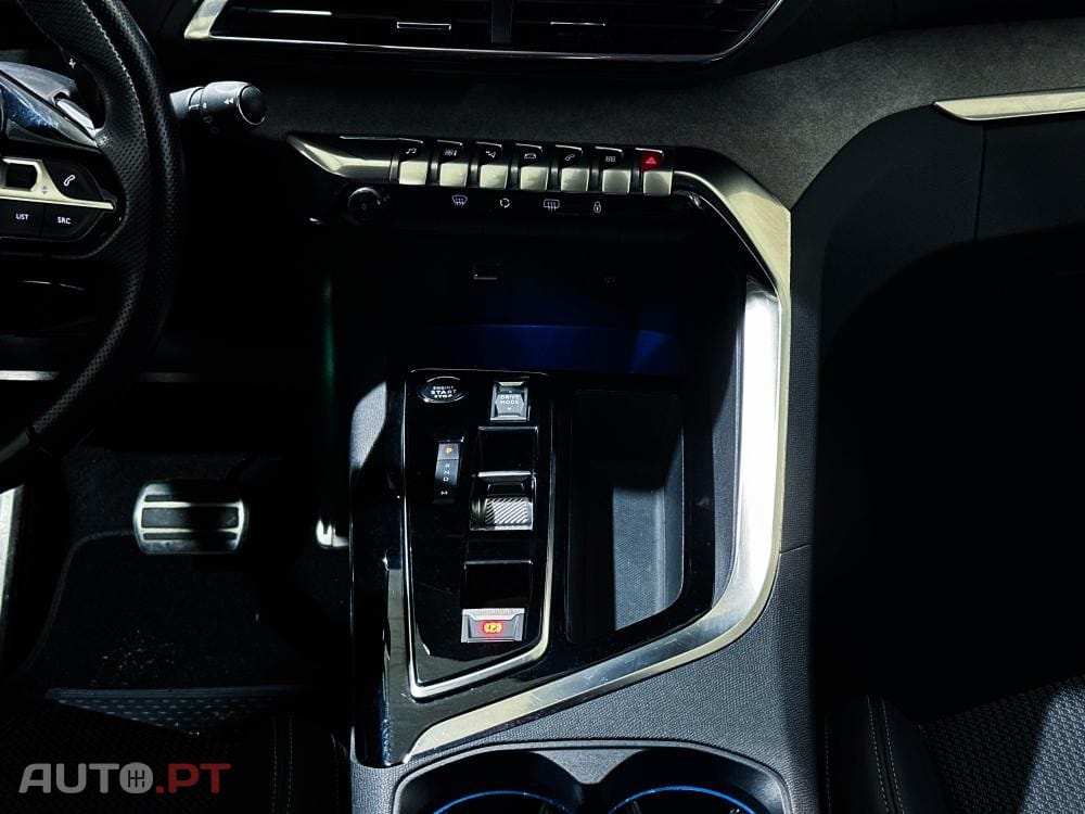 Peugeot 5008 Hybrid 136 e-DSC GT
