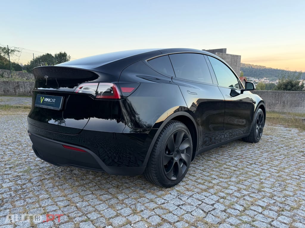 Tesla Model Y RWD