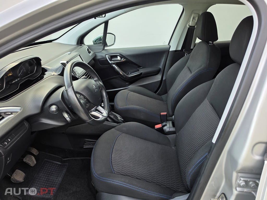 Peugeot 208 82 VTI Style