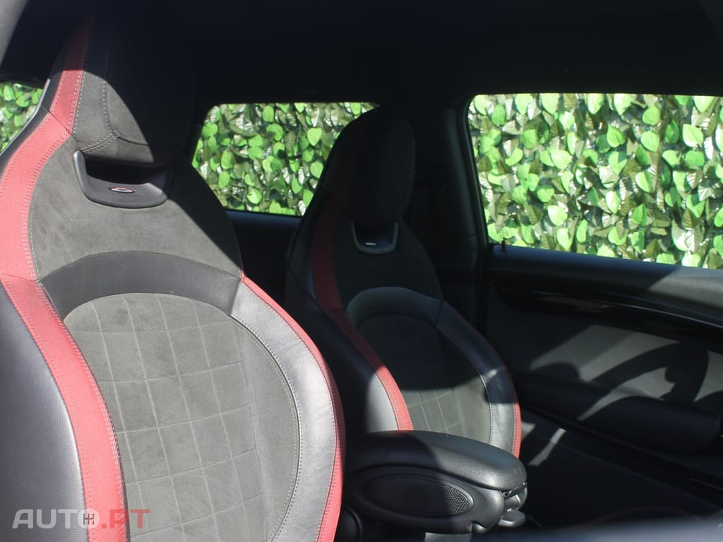 MINI John Cooper Works Auto Desportiva