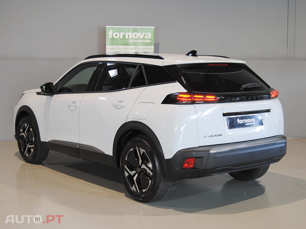 Peugeot E-2008 50 kWh Allure Pack