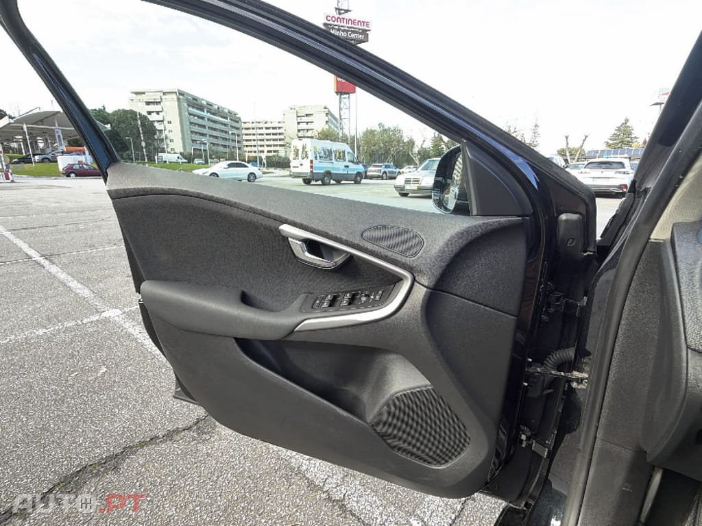 Volvo V40 1.6 D2 R-Design