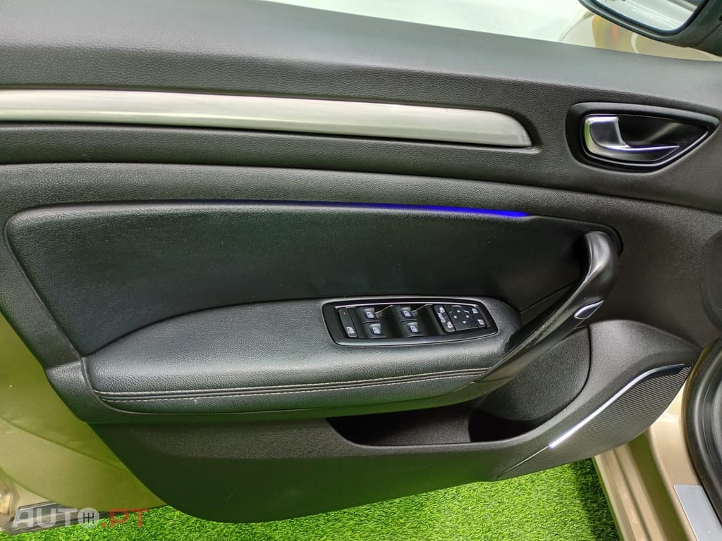 Renault Clio Outro