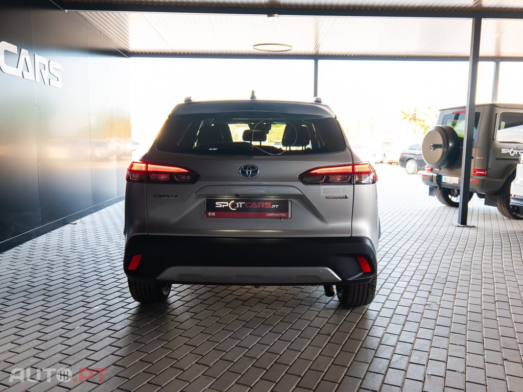 Toyota Corolla Cross 2.0 Hybrid Luxury