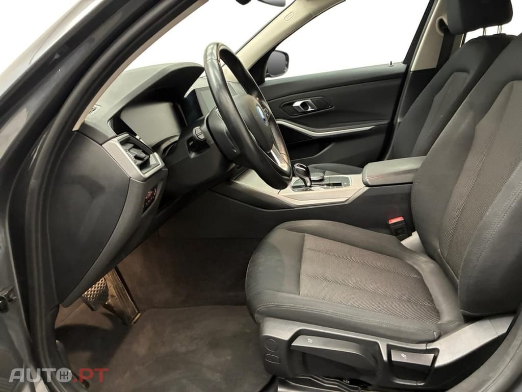 BMW 320 Touring xDrive Design Business