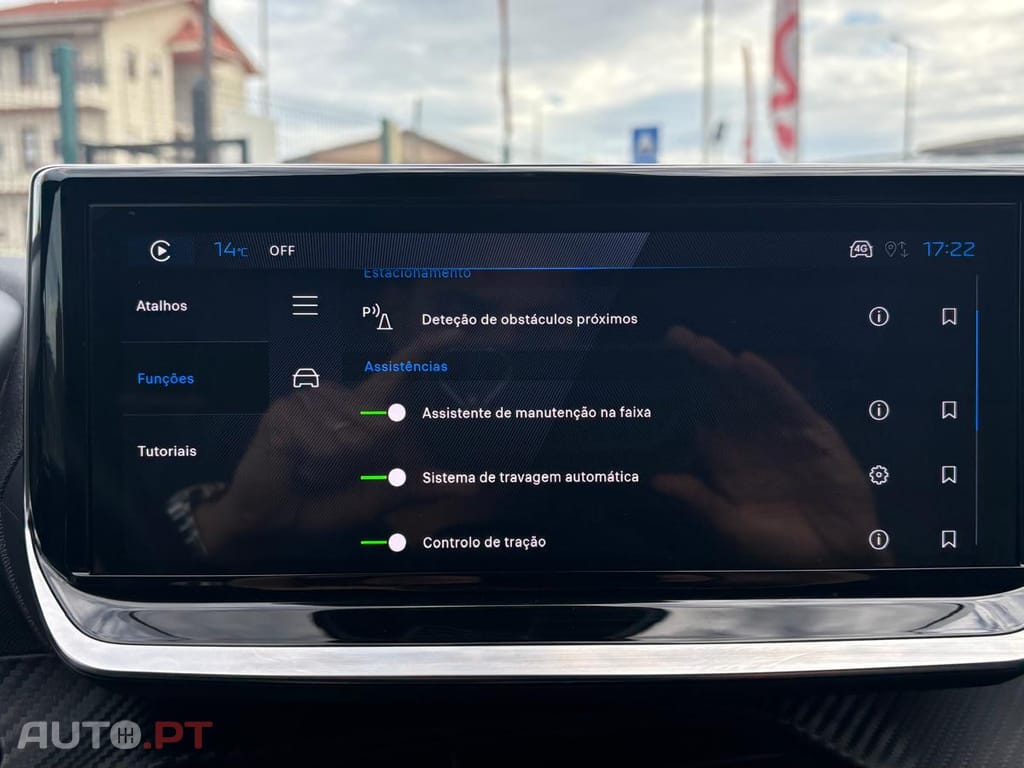 Peugeot E-2008 Allure 54kWH