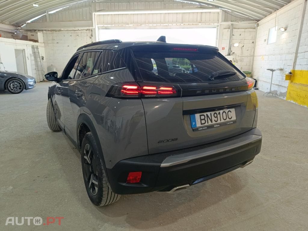 Peugeot 2008 1.2 PureTech Allure EAT8
